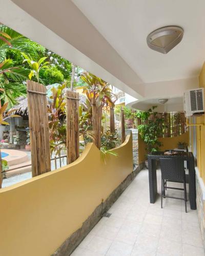 bayview_palms_hotel_front_door