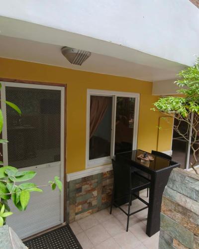 bayview_palms_hotel_front_door_2