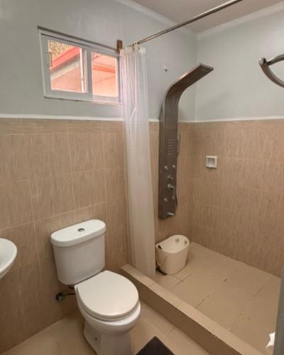 bayview_palms_hotel_guest_room_shower