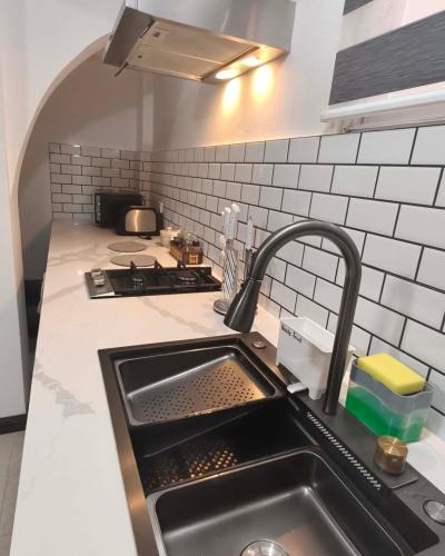 bayview_palms_hotel_kitchen_sink
