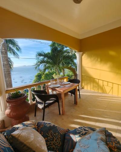 bayview_palms_hotel_room_3_balcony-2