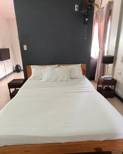 bayview_palms_hotel_room_4_bed